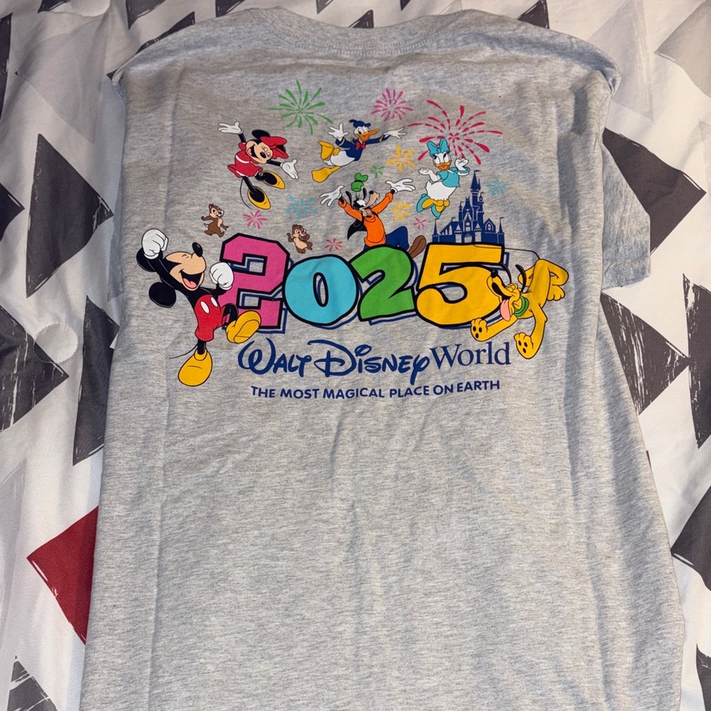 Disney 2025 T-Shirt with Colorful Mickey Graphic - Picture 4 of 6